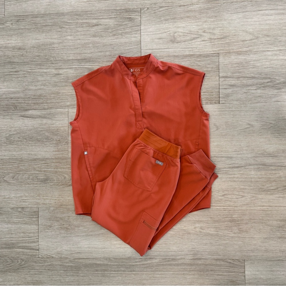 Figs Scrub Set